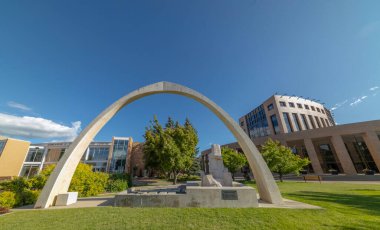 Lethbridge, Alberta, Kanada. 19 Haziran 2023. Lethbridge belediye binasının geniş açılı görüntüsü