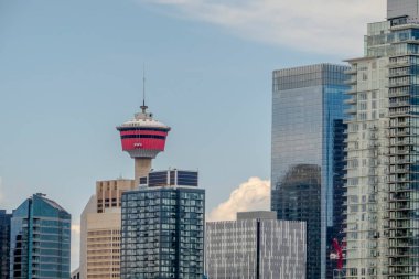 Calgary, Alberta, Kanada. 27 Haziran 2023. Calgary Kulesi ve Calgary Binaları.