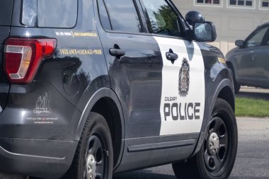 Calgary, Alberta, Kanada. 27 Haziran 2023. Calgary Polis Servisi aracına yakın çekim..