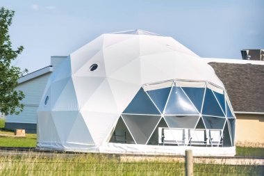 Kabarcık Çadır Evi Kamp Çadırı ya da okul dersleri ve kulüpler için Geodome açık hava sınıfı.