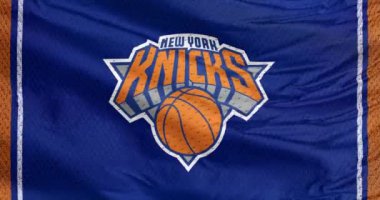 New York, Birleşik Devletler. 21 Eylül 2023. Amerikan profesyonel basketbol takımı The New York Knicks 'in sallanan bayrağı..