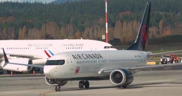 Vancouver Canadá Diciembre 2023 Acercamiento Boeing 737 Max Air Canada — Vídeo de stock