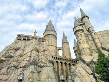 Konohana Koğuşu, Osaka, Japonya. Aralık 24, 2023. Japonya Universal Stüdyoları 'ndaki Hogwarts Şatosu' ndaki Harry Potter Büyücülük Dünyası 'na yakın..