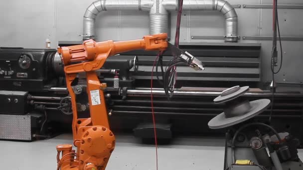 Калгари Альберта Канада Января 2024 Automated Welding Robot Arm Robotic — стоковое видео