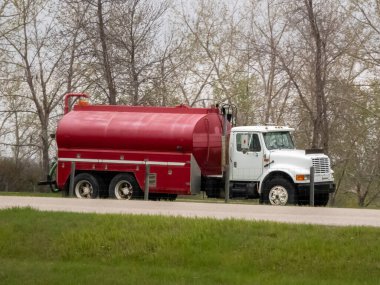 Calgary, Alberta, Kanada. 16 Mayıs 2024. Bir galon eliptik tanker kamyonu..