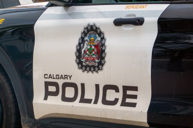 Calgary, Alberta, Kanada. Haziran 01, 2024. Calgary polis aracına yakın bir yerde..