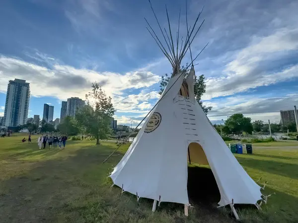 stock image Calgary, Alberta, Canada. Jul 01, 2024. A tsuut'ina nation, treaty no. 7 tipi from a First Nation band government in Alberta