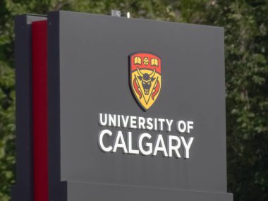 Calgary, AB, Kanada. 20 Ağustos 2024. Calgary Üniversitesi tabela tahtası.