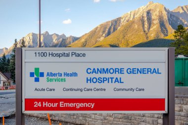 Canmore, Alberta, Kanada. 14 Ekim 2024. Canmore General Hospital Canmore, Alberta, Kanada 'da bir devlet hastanesi. Hastane operasyonlarından Alberta Sağlık Hizmetleri sorumludur..