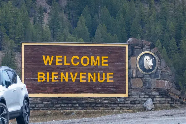 Radyum, British Columbia, Kanada. 5 Nisan 2025. Bir 