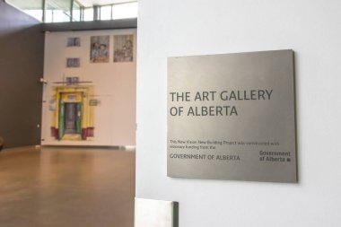 Edmonton, Alberta, Kanada. 27 Mayıs 2025. Modern bir metalik tabela 