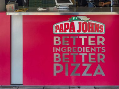 Calgary, Alberta, Kanada. 10 Haziran 2025. Papa John 'un tezgahı 