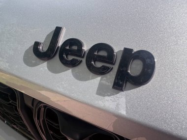 Calgary, Alberta, Kanada. 27 Haziran 2025. Işıldayan bir 