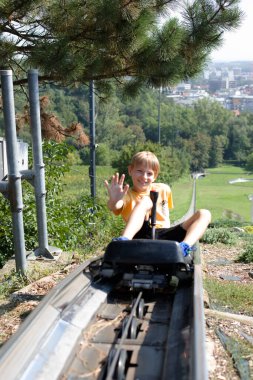 Bobsleigh Ride 'da Çocuk Dalgası. Yüksek kalite fotoğraf