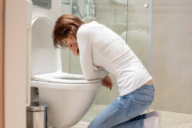 Kadın, kız, hastalık, kusma, hamilelik, zehirlenme ve sabah rahatsızlığı.