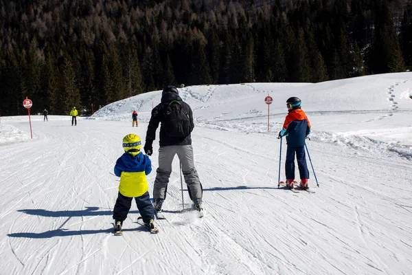 Happy Family Skiing Italy Sunny Day Kids Adults Skiing Together — Stock Photo, Image