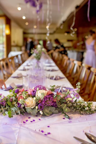 Elegant Table Setup Purple Pastels Restaurant Wedding Indoors — Stock Photo, Image