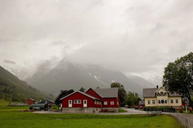 Norveç 'teki Jostedalsbreen Ulusal Parkı' ndaki buzul manzarası inanılmaz.