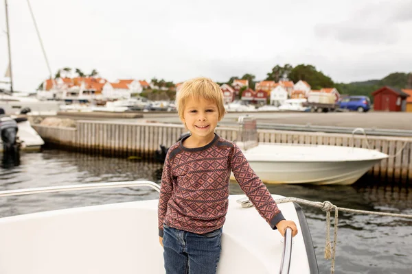 Toddler Child Enjoying View Beautiful Small Village South Norway Cloudy — Stockfoto