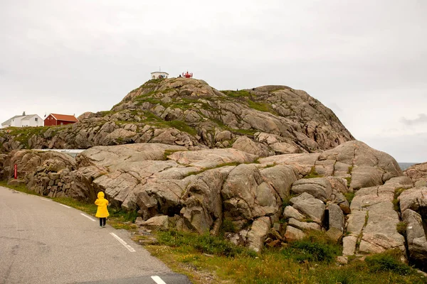 Family Children Visiting Lindesnes Fyr Lighthouse Norway Rainy Cold Day — Foto de Stock