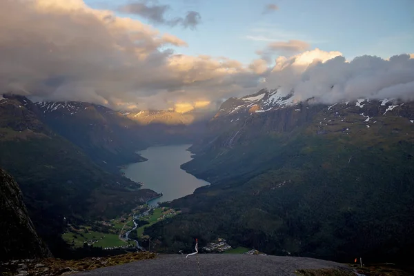 Góra Hoven Wspaniały Widok Nordfjord Wyciągu Loen — Zdjęcie stockowe