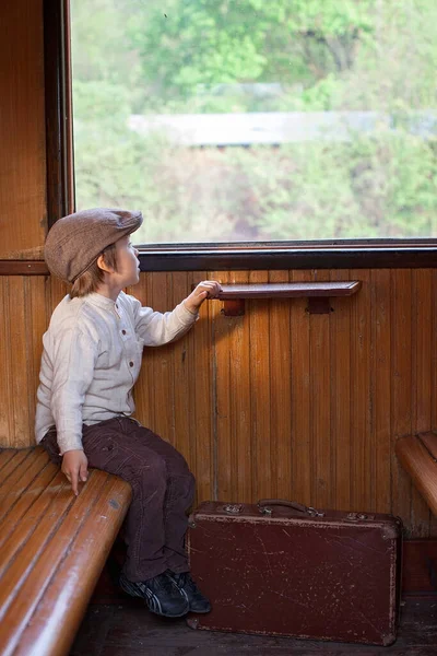 Two Boys Dressed Vintage Clothing Hat Suitcase Railway Station — Stock Photo, Image