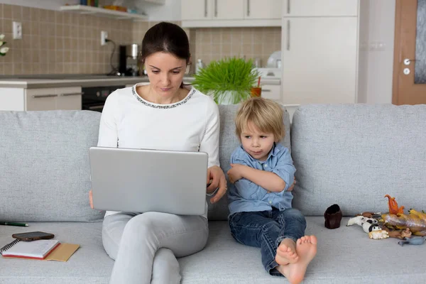 Mother Working Her Laptop Taking Phone Calls Child Playing Next — Stock Photo, Image