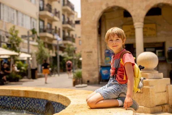 Famiglia Turistica Europea Con Bambini Visita Tel Aviv Israele Godendo — Foto Stock