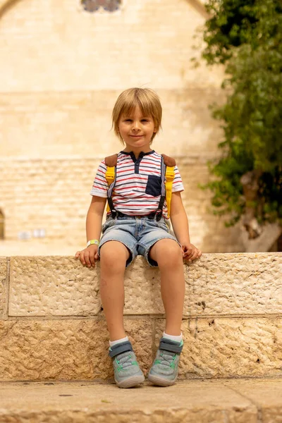 Familia Turística Europea Con Niños Visita Jerusalén Encuentro Con Una —  Fotos de Stock
