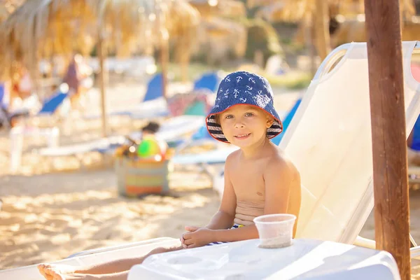 Happy Child Beach Enjoying Summer Playing Greece Halkidiki — Stock Photo, Image