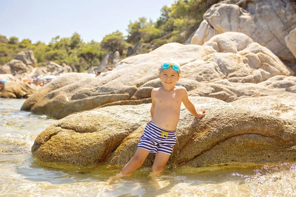 Happy Child Beach Enjoying Summer Playing Greece Halkidiki — Foto de Stock