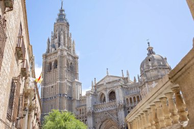 Şehrin merkezinde Toledo Katedrali, İspanya 'da yaz mevsimi