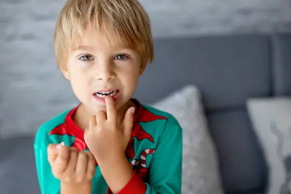 Sweet Blond Preschool Child Boy Loosing His First Milk Tooth — Stock Photo, Image