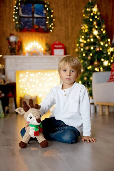 Beautiful Blond Child Young School Boy Playing Decorated Home Knitted — Stock Photo, Image