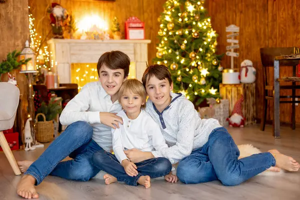 Happy Family Children Mom Taking Family Pictures Cozy Christmas Studio — Stock Photo, Image