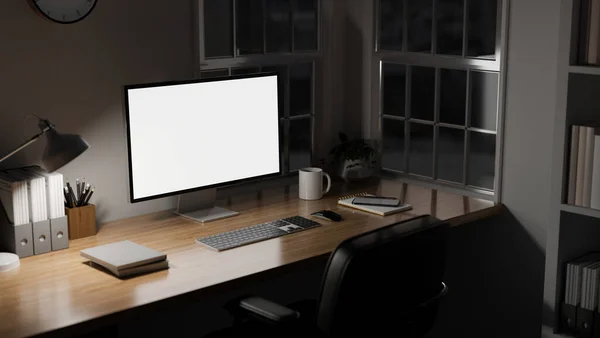 Modern Kantoor Bureau Buurt Van Het Raam Nachts Met Desktop — Stockfoto