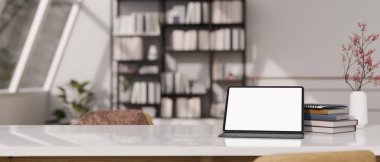 Portatif dijital tablet beyaz ekran maketi kablosuz klavye ve beyaz masa üstündeki aksesuarlarla arka planda bulanık, minimal oturma odası. 3d görüntüleme, 3d illüstrasyon