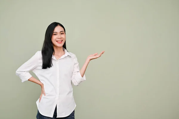 Attractive Beautiful Young Asian Woman White Shirt Smiling Looking Camera — Stock Photo, Image