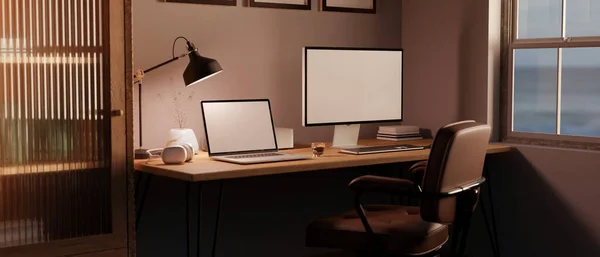Kényelmes Otthoni Munkaterület Asztali Számítógép Laptop Fehér Képernyő Mockup Fény — Stock Fotó