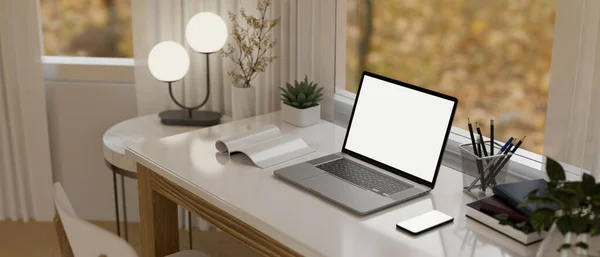 舒适舒适的舒适舒适的家居工作空间 靠窗的秋天里尽收眼底 笔记本白色荧幕造型 配件和时尚台灯放在桌上 3D渲染 3D说明 — 图库照片