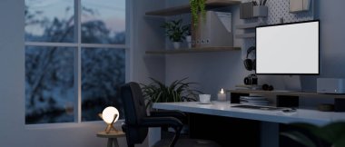 Akşamları modern bilgisayar masası olan modern ev çalışma odası boş ekran bilgisayar, sandalye, kapalı bitki ve malzemeler. 3d görüntüleme, 3d illüstrasyon