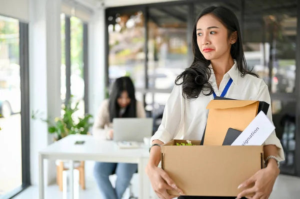 Crying Sad Millennial Asian Female Office Worker Holding Cardboard Box — Stock fotografie