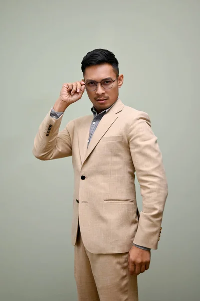 Determinada Confiante Millennial Asiático Empresário Ceo Sexo Masculino Terno Formal — Fotografia de Stock