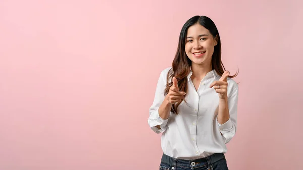 Young Woman Pink Isolated Background Points Finger Camera Confident Expression — Stock Photo, Image