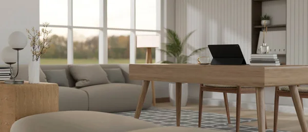 最小限の木製の勉強テーブルと最小限の明るいリビングルームのインテリアデザイン 窓に対する快適なソファ そして家の装飾 3Dレンダリング 3Dイラスト — ストック写真