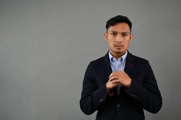 Retrato Determinado Empresário Asiático Milenar Ceo Masculino Terno Negócios Formal — Fotografia de Stock