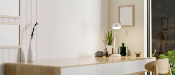 白と木製のスタイルで最小限のホームワークスペースは 白い壁に対する装飾と木製のテーブルの上にスペースをコピーします 3Dレンダリング 3Dイラスト — ストック写真