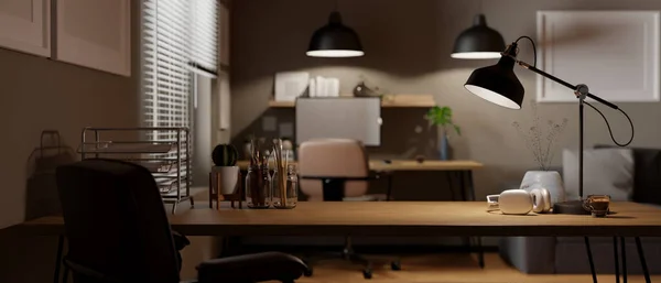 快適なオフィスの木製のテーブルの上にテーブルランプ オフィス用品 コピースペース付きのワークスペース 3Dレンダリング 3Dイラスト — ストック写真