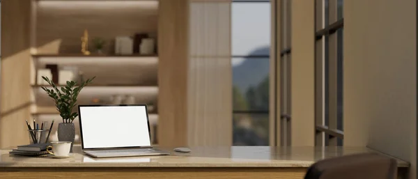 在现代豪华工作室的桌子上 配有白色屏幕笔记本电脑模型和配件的家庭工作空间 3D渲染 3D说明 — 图库照片