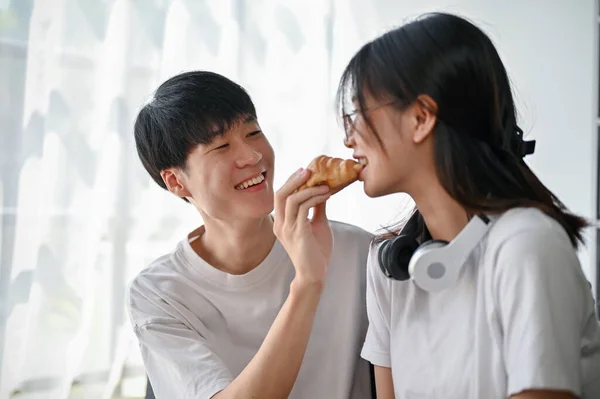 Cute Young Asian Boyfriend Feeds Croissant His Girlfriend Lovely Young — Stock Photo, Image
